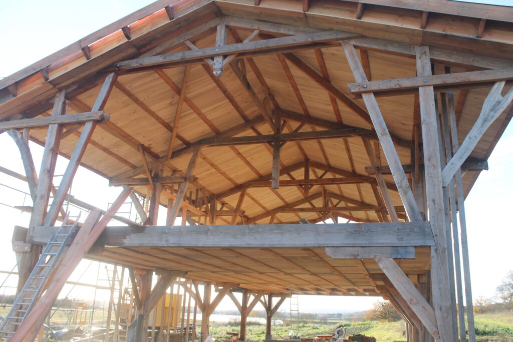 Charpente Hangar agricole en bois massif